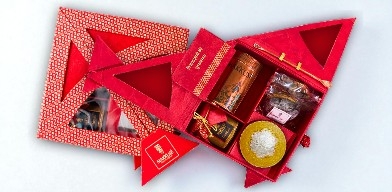 Dashain Changa Gift Box with Tikadani